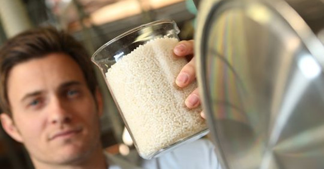 Phát minh ra vật liệu mới góp phần “giải cứu thế giới” khỏi ô nhiễm