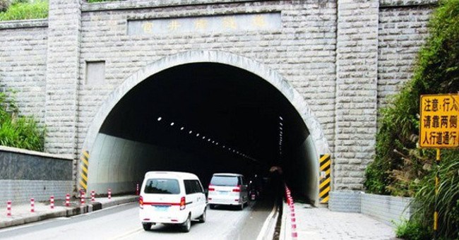 Lý giải về đường hầm bí ẩn giúp "quay ngược thời gian"