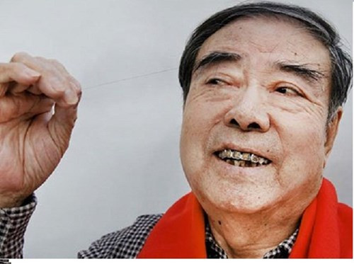 Người có lông mày dài nhất thế giới