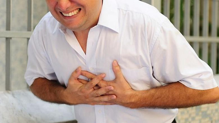 Cách xử trí khi có cơn đau thắt ngực
