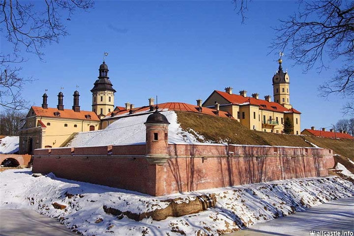 Lâu đài Nesvizh - Di sản văn hóa thế giới tại Belarus