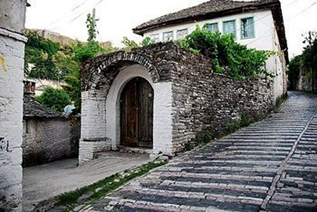 Trung tâm lịch sử Berat và Gjirokastra