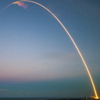 SpaceX đưa thành công vệ tinh SES-9 vào quỹ đạo, thất bại khi hạ cánh tên lửa về xà lan