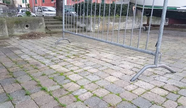 Hình ảnh mặt đường hít thở đang gây sốt. Hình ảnh mặt đường hít thở đang gây sốt.