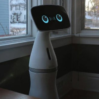 Robot thông minh giúp trông nhà