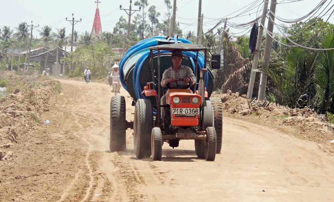 Thiên tai nghiêm trọng nhất 100 năm đang hoành hành miền Tây