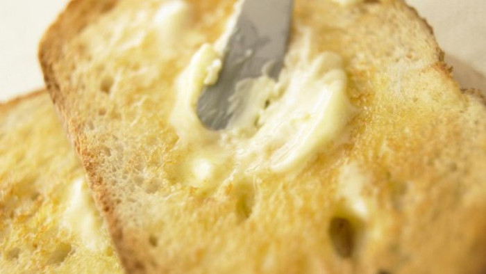 Nếu biết làm bánh mì phức tạp đến thế, bạn sẽ thay đổi hoàn toàn cái nhìn về nó