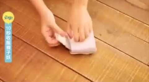 Cách gập tất này sẽ giúp bạn không bao giờ bị thất lạc tất.