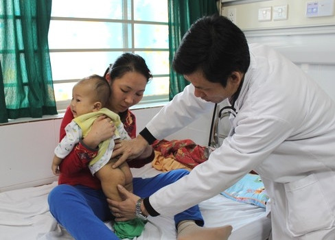 Bệnh tay chân miệng gia tăng ở Hà Nội