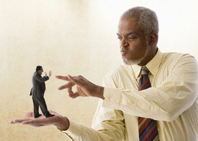 Nhiều người nói rằng quan hệ với đồng nghiệp và cấp trên chính là yếu tố quan trọng nhất ảnh hưởng đến tâm trạng làm việc của họ.