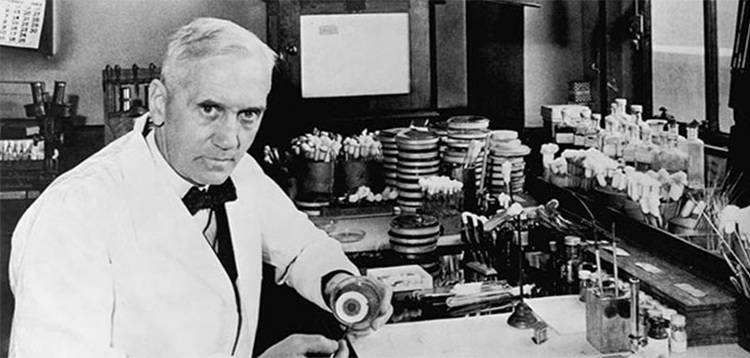 Alexander Fleming, người mở đường cho thời kỳ vàng của tây y với kháng sinh.