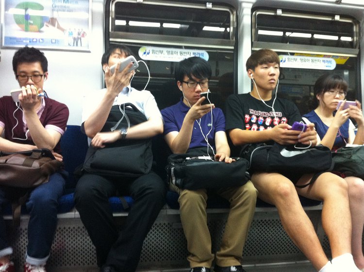 Người dân Hàn Quốc có thể bắt wifi mọi lúc mọi nơi.