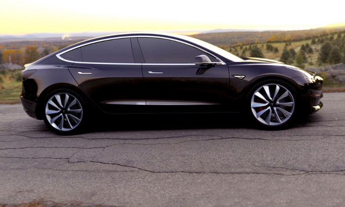 Tesla Model 3 chính thức ra mắt, đi được 346km/1 lần sạc, giá 35.000$