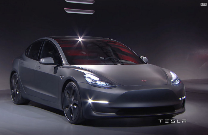 Tesla Model 3 chính thức ra mắt, đi được 346km/1 lần sạc, giá 35.000$