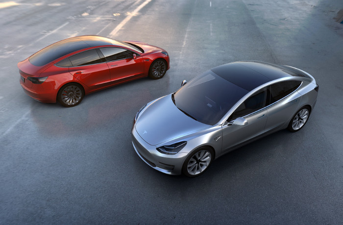 Tesla Model 3 chính thức ra mắt, đi được 346km/1 lần sạc, giá 35.000$