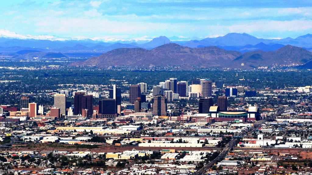 Phoenix có nhiều những ngày nắng hơn các thành phố khác trên thế giới.