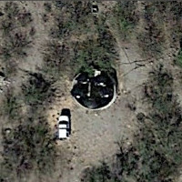 Google Earth chụp ảnh vật thể tròn màu đen giống đĩa bay