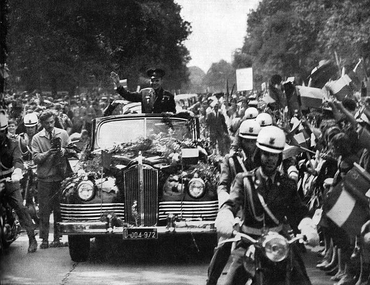 10 điều ít biết về Yuri Gagarin, phi hành gia đầu tiên bay vào vũ trụ