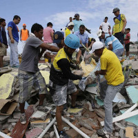 Cận cảnh động đất kinh hoàng ở Ecuador khiến 246 người thiệt mạng