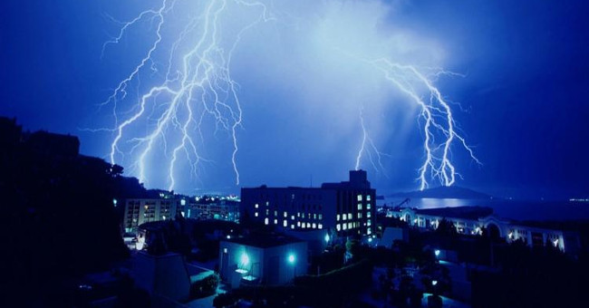 Cấp cứu người bị sét đánh