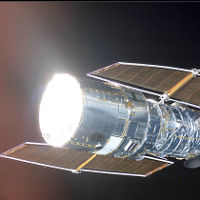 Ngày 25/4/1990: Kính viễn vọng không gian Hubble đi vào hoạt động