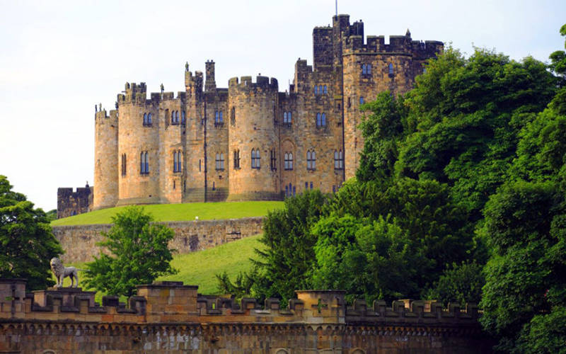 Lâu đài Alnwick Castle ở Vương quốc Anh.