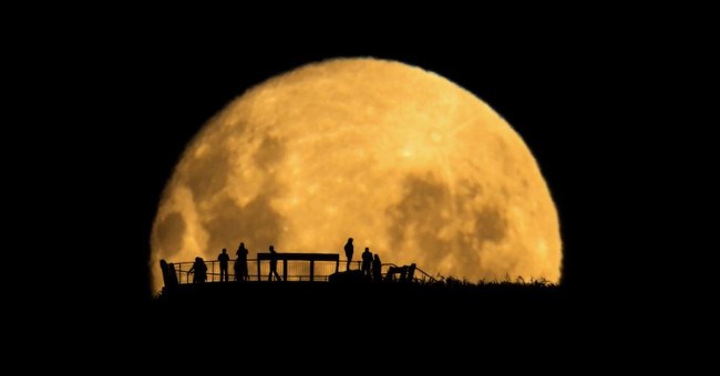 Hé lộ bí ẩn về các vết đen trên mặt trăng