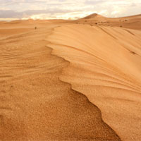 Video: Bí ẩn hố phun bão cát cao vài chục mét giữa sa mạc