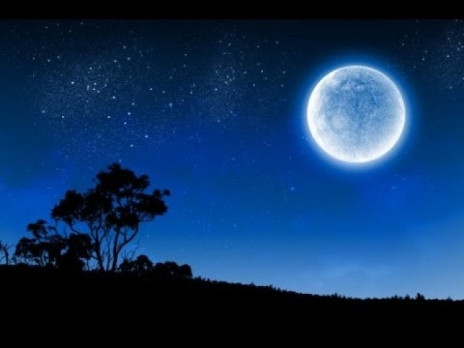 Trăng xanh: Cùng tận hưởng cảm giác phiêu lãng trong những đêm trăng xanh kỳ diệu. Hình ảnh đầy mê hoặc này sẽ khiến bạn ngỡ ngàng và đưa bạn vào thế giới bí ẩn của trăng xanh. Những bức ảnh này thực sự đắm say và khiến bạn muốn thật sự trải nghiệm trải nghiệm sự kỳ diệu này trong đời.