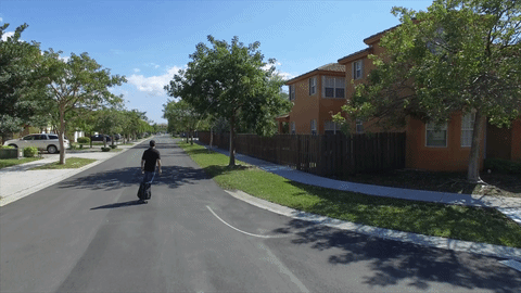 Movpak: Ba lô kết hợp ván trượt skateboard, pin di động, tích hợp bluetooth