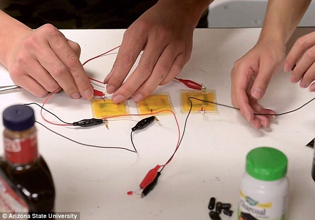 Nếu là bạn, bạn có dám nuốt vào bụng thiết bị điện tử này?