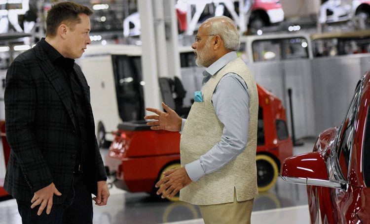 Musk từng gặp Thủ tướng Ấn Độ Modi để bàn về xe điện và công nghệ pin lưu trữ điện mặt trời.