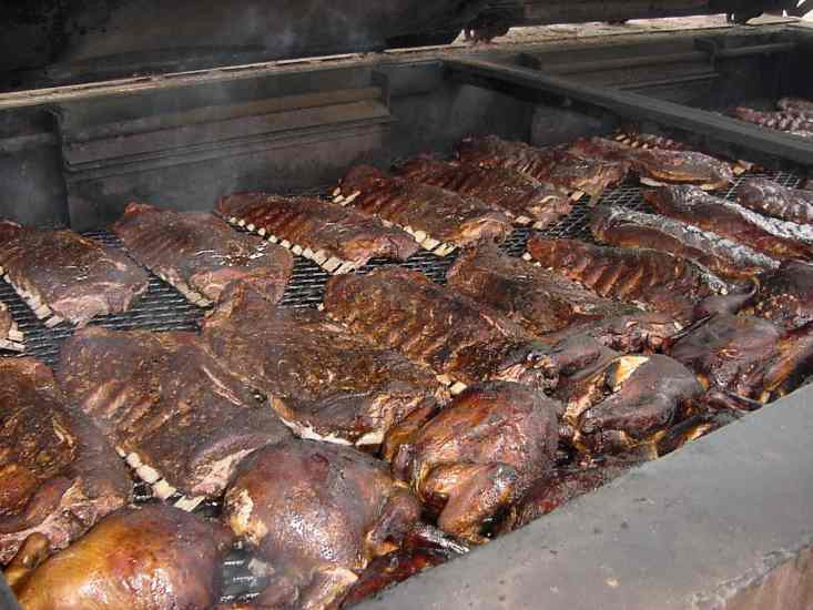 Thịt xông khói thường khó bị mốc hơn thịt thông thường.