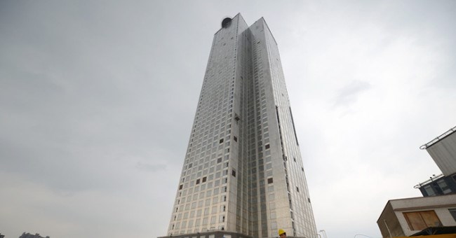 Công nghệ xây dựng độc đáo giúp hoàn thành tòa nhà 57 tầng trong 19 ngày