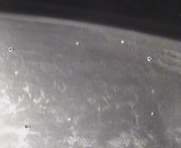 Cựu kỹ sư NASA giải mã các giả thuyết về UFO