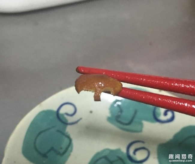 Nghe lời dân mạng, chàng trai Nhật chén luôn nấm dại mọc trong phòng tắm