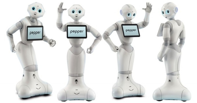 Robot tiếp đón bệnh nhân biết 20 thứ tiếng
