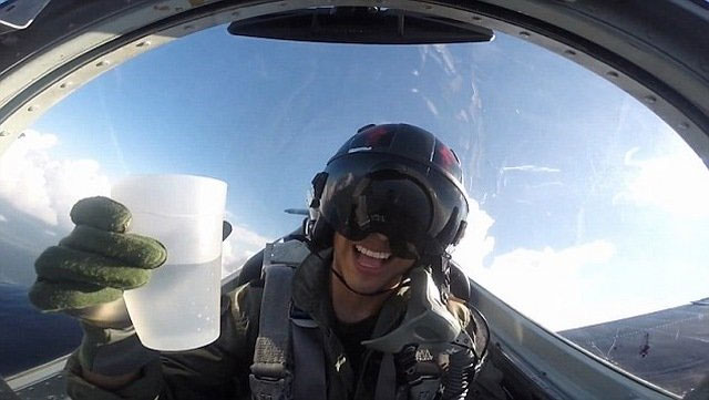 Hào hứng thể hiện "màn trình diễn" độc đáo.