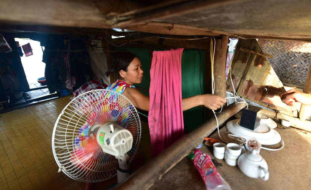 Máy phát điện 