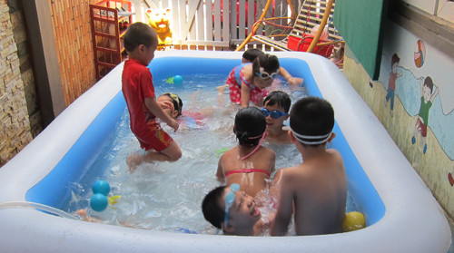 Thiết bị học bơi trên cạn