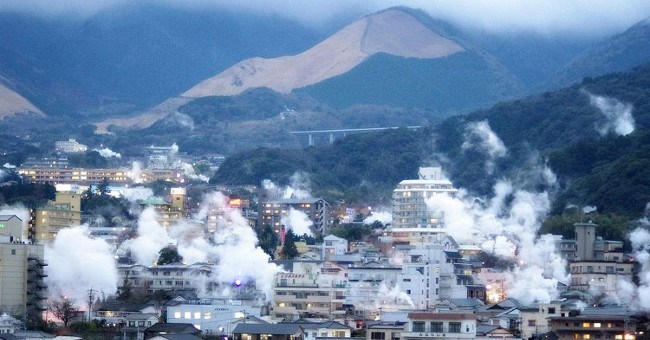 Khám phá thành phố "địa ngục trần gian" kỳ lạ tại Nhật Bản