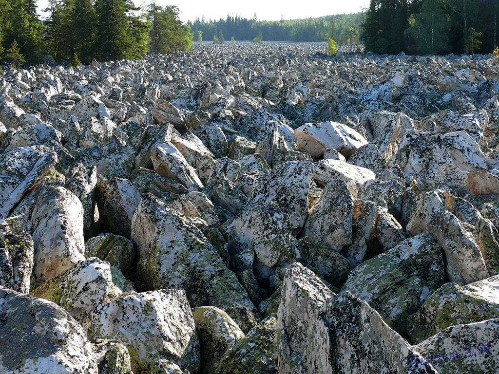 Mặc dù được gọi là sông, nhưng những tảng đá không hề chuyển động suốt hàng ngàn năm nay.