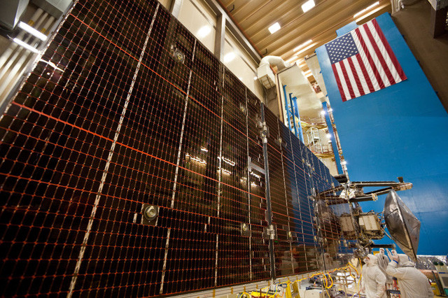 Điều đáng kinh ngạc mà tàu vũ trụ Juno của NASA vừa làm được