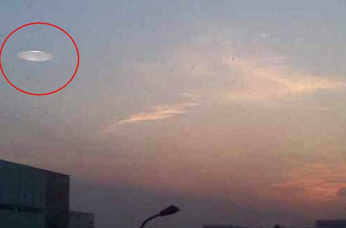 Vật thể nghi là đĩa bay lơ lửng 10 tiếng giữa trời Thượng Hải