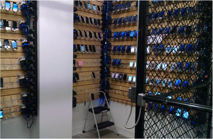 Tham quan data center của Facebook, nơi test app trên 2.000 chiếc điện thoại cùng lúc