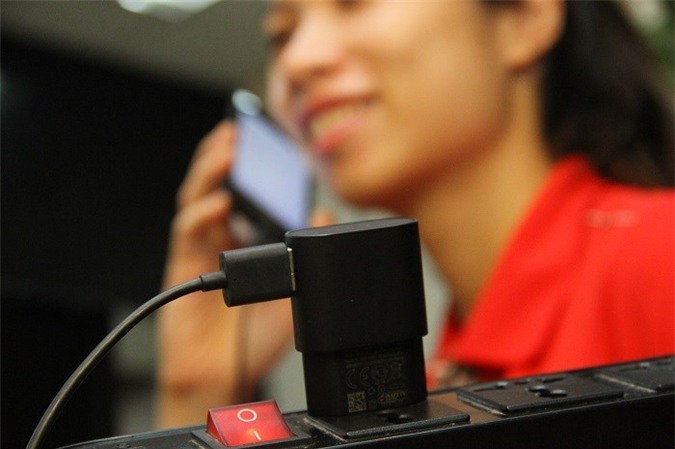 Cách sạc pin điện thoại smartphone đúng cách và hiệu quả