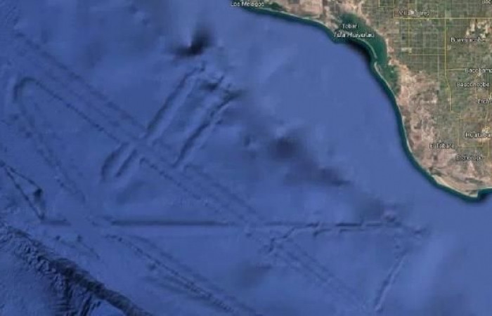 Hình ảnh chụp từ Google Earth cho thấy một căn cứ dưới nước của người ngoài hành tinh?