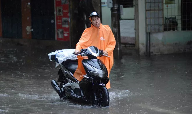 Nhiều nơi ở Hà Nội đã ngập nặng
