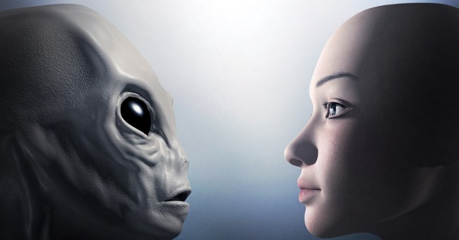 Phi công của UFO gặp nạn và được đưa đến Khu vực 51 bí ẩn nhất hành tinh?