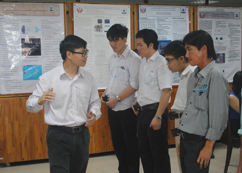 Niềm vui của người khiếm thị khi đón nhận 